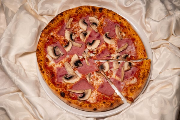Pizza Prosciutto-Funghi
