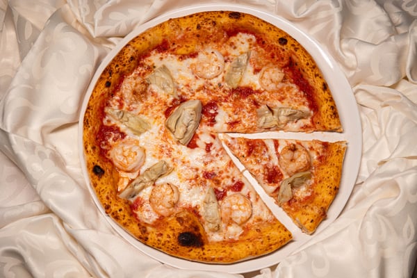 Pizza cu creveți și anghinare