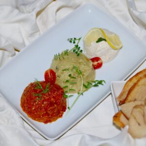 Preparat Platou românesc cu salată de vinete