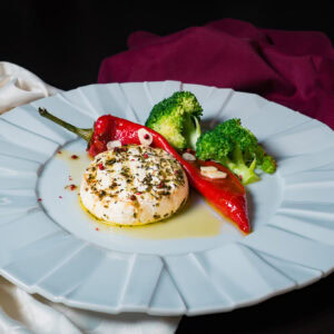 Preparat Camembert la cuptor cu ardei kapia copt și broccoli