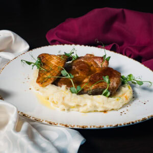 Preparat Ceafă de porc cu piure de cartofi
