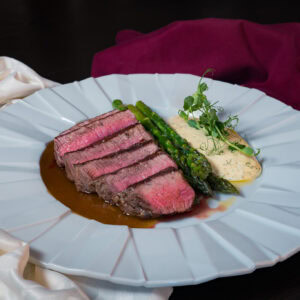 Preparat Mușchi de vită spaniolă cu sparanghel