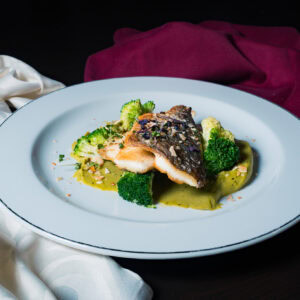 Preparat File de doradă cu broccoli sote